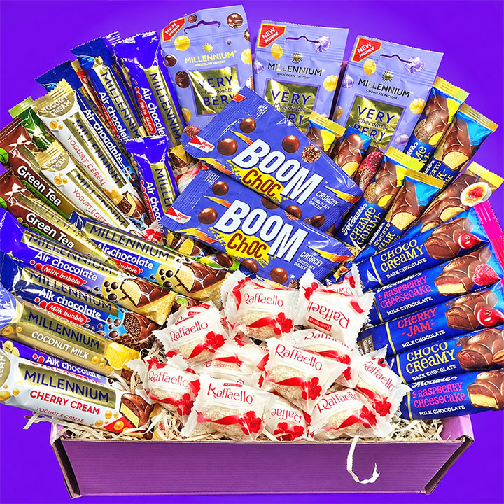 Super Sweet Box із шоколадом, Raffaello, батончиками та драже Millennium у фіолетовій подарунковій коробці і з вдвічі більше солодощів